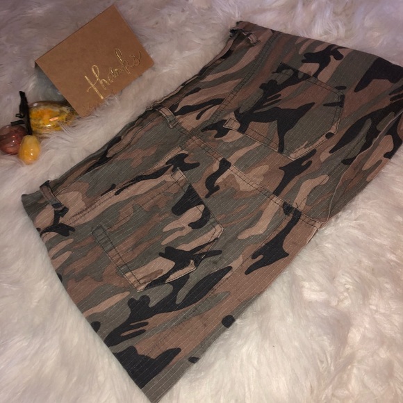 👑 Mossimo Camo Skirt - Picture 5 of 5